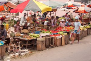 Farbenfroher Markt in Madagaskar