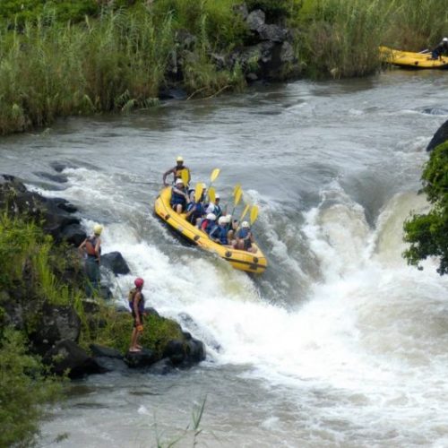 kayaking-Madamax-Ampefy-800x533